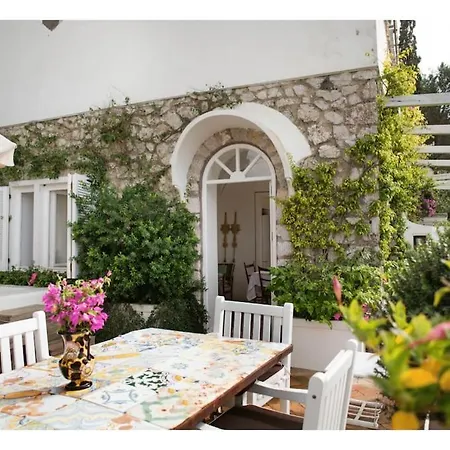 Villa Centre House With Jacuzzi