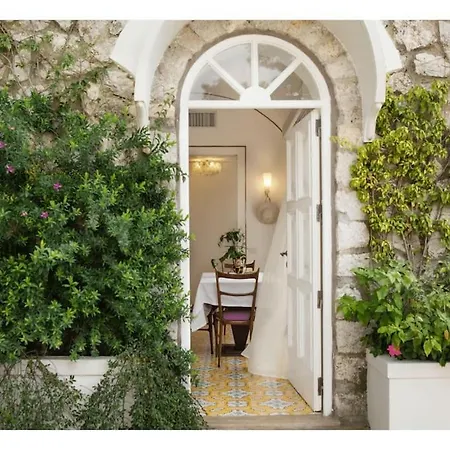 Centre House With Jacuzzi Villa