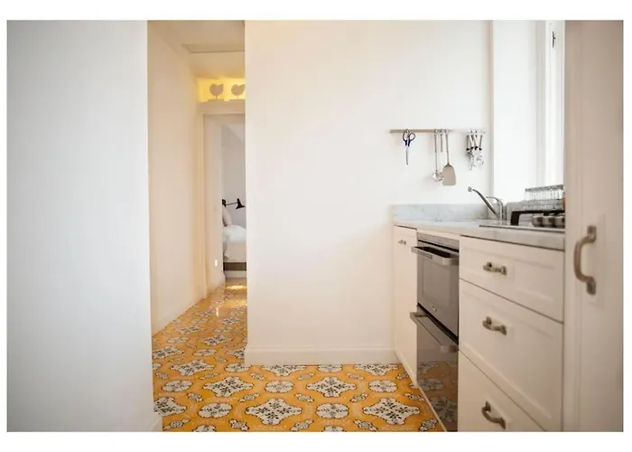 Centre House With Jacuzzi Capri