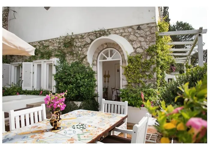 Villa Centre House With Jacuzzi