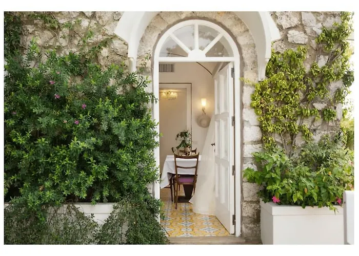 Centre House With Jacuzzi Vila